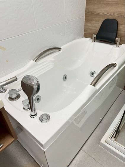 อ่างอาบน้ำจากุซชี่ รูปที่ 2