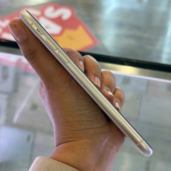 iPhone11 128GB สีขาว เครื่องศูนย์ โมเดลTH 🔥🔥 รูปที่ 3
