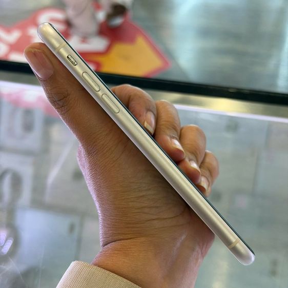 iPhone11 64GB สีขาว เครื่องศูนย์ โมเดลTH สภาพสวยมากๆ สุขภาพแบต100 🔥🔥 รูปที่ 3