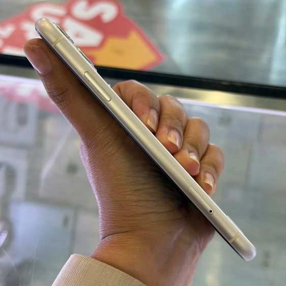 iPhone11 64GB สีขาว เครื่องศูนย์ โมเดลTH สภาพสวยมากๆ สุขภาพแบต100 🔥🔥 รูปที่ 4