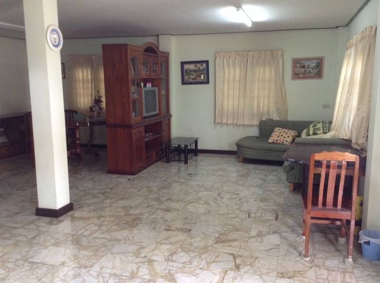 อื่นๆ มีบางส่วน สร้างเสร็จก่อน 2010 บ้านให้เช่า บ้านเดี่ยว 2 ชั้น หลังห้างตะวันออกคอมเพล็ก รูปที่ 2