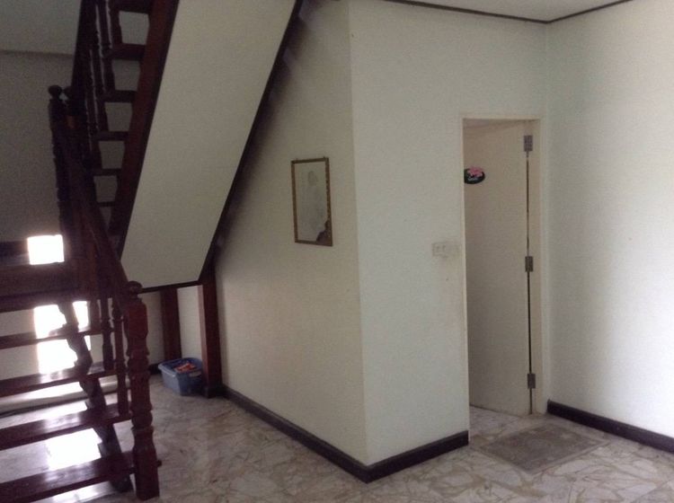 อื่นๆ มีบางส่วน สร้างเสร็จก่อน 2010 บ้านให้เช่า บ้านเดี่ยว 2 ชั้น หลังห้างตะวันออกคอมเพล็ก รูปที่ 3