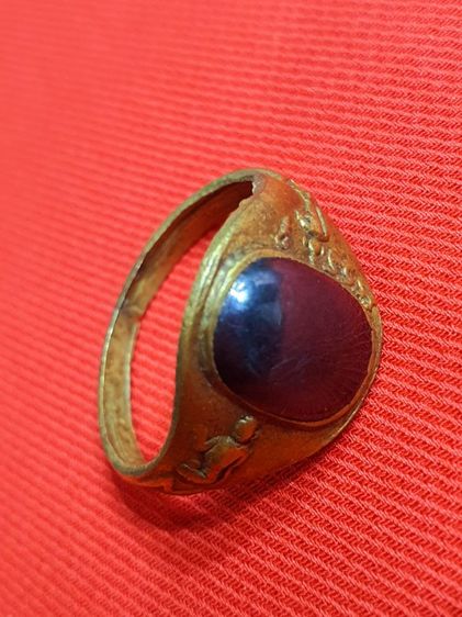 แหวนเมฆพัตรผสมเหล็กไหล หลวงพ่ออิ่ม วัดหัวเขา สุพรรณ