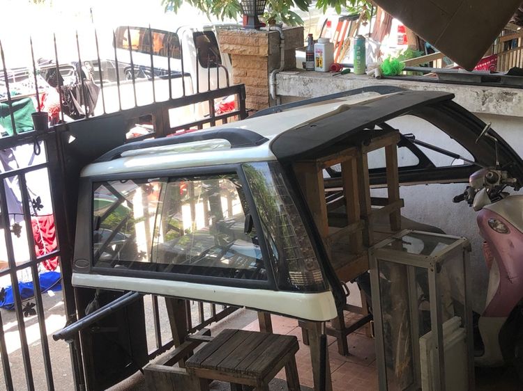 แคร่่บอยไททัน4ประตู