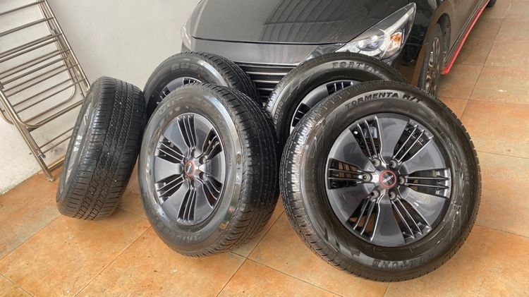 ขายล้อพร้อมยางทั้งหมดห้าเส้น รูปที่ 4