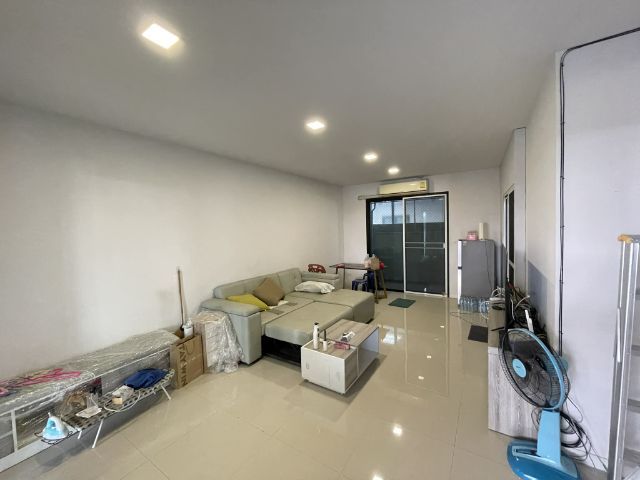 อื่นๆ ตกแต่งครบ ไม่ใช่ ขายทาวโฮม 2 ห้องนอน 3 ห้องน้ำ ขนาด 22 ตร.วา โครงการนิวยอร์กรังสิตคลองสี่ รูปที่ 2