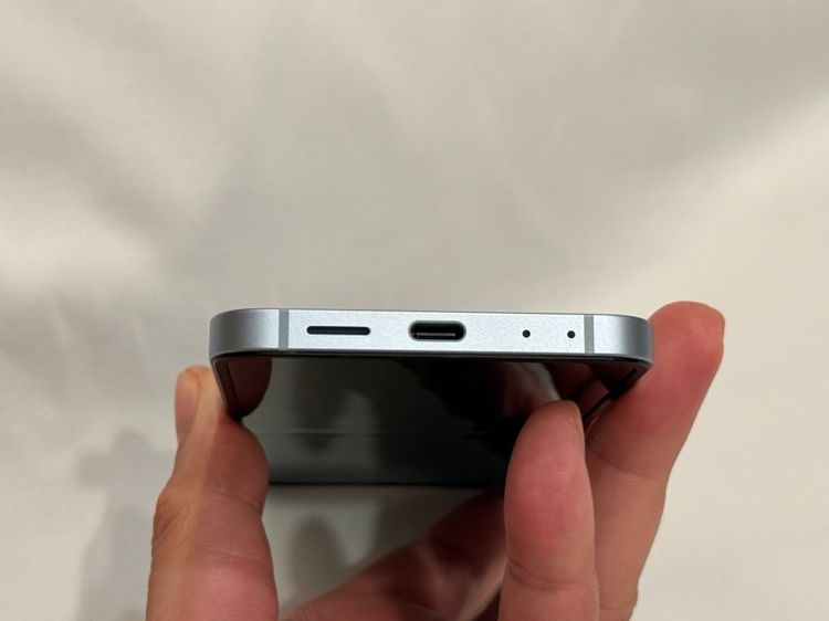 Samsung galaxy Flip6 (ไม่มีกล่อง) รูปที่ 3