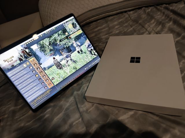 Microsoft Surface Pro 11 Elite Platinum 1TB OLED รูปที่ 2