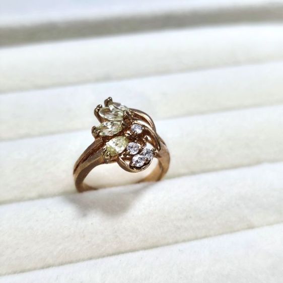 🔖แหวนสีทองเค พลอยเล่นแสงสวย ของจริงสวยมาก  รูปที่ 4