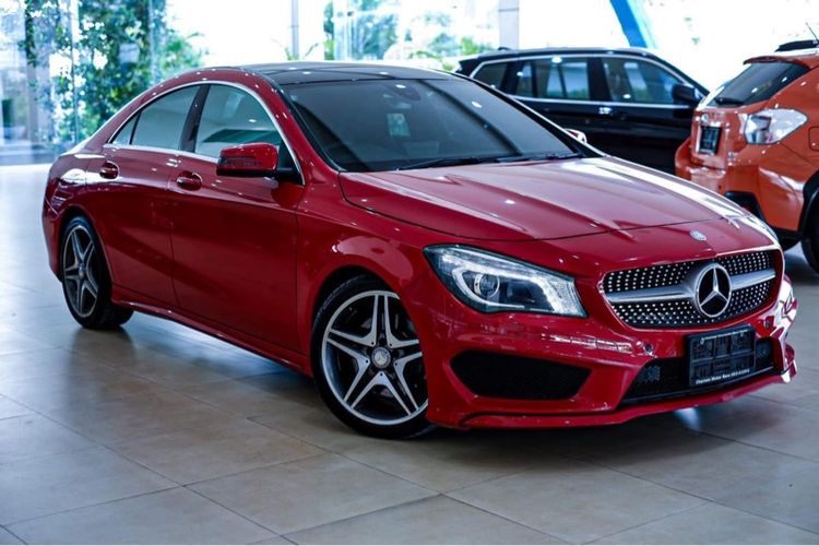 Mercedes-Benz GLA-Class 2016 GLA250 Sedan เบนซิน เกียร์อัตโนมัติ แดง รูปที่ 3
