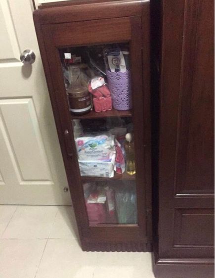 ตู้ไม้สักโบราณ