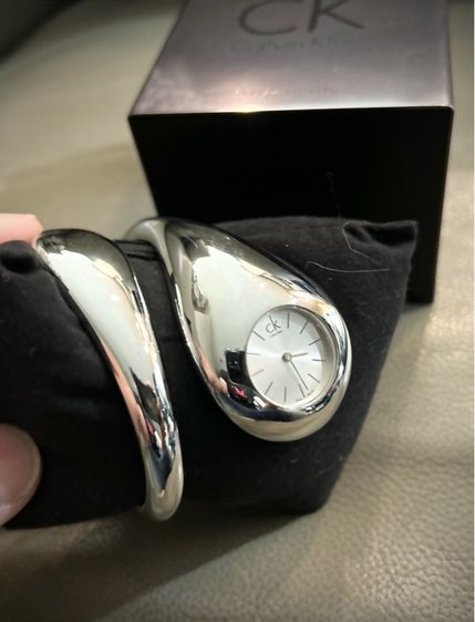 นาฬิกา กำไล CK Calvin Klein Ladies Bangle Snake ของแท้ มือสอง สภาพดี กระจก Swiss made เหมาะเป็น ของขวัญให้แฟน วันวาเลนไทน์ Valentines