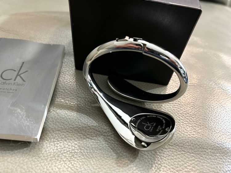 นาฬิกา กำไล CK Calvin Klein Ladies Bangle Snake ของแท้ มือสอง สภาพดี กระจก Swiss made เหมาะเป็น ของขวัญให้แฟน วันวาเลนไทน์ Valentines รูปที่ 5
