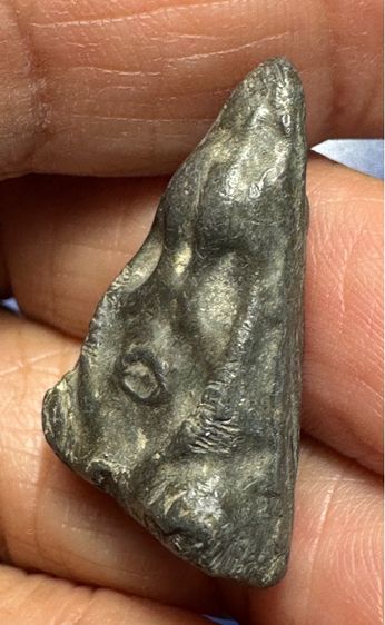 🙏 พระปิดตาเนื้อตะกั่ว หลวงพ่อดำ วัดกุฏิ(ล้อพิมพ์พระปิดตาหลวงพ่ออี๋วัดสัตหีบ) ช่วงปี 2432-2442 🙏พระสมเด็จวัดระฆังปรกโพธิ์ องค์ละ1550 รูปที่ 4