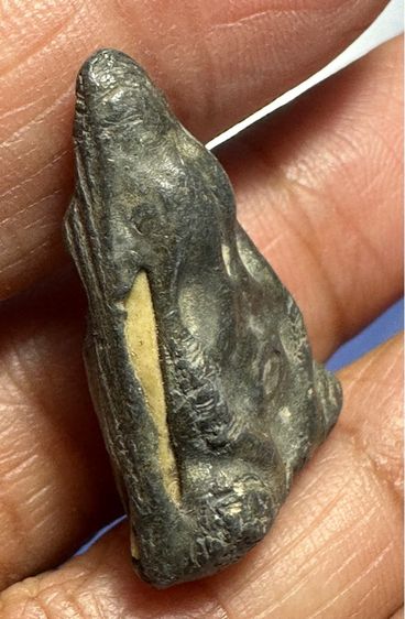 🙏 พระปิดตาเนื้อตะกั่ว หลวงพ่อดำ วัดกุฏิ(ล้อพิมพ์พระปิดตาหลวงพ่ออี๋วัดสัตหีบ) ช่วงปี 2432-2442 🙏พระสมเด็จวัดระฆังปรกโพธิ์ องค์ละ1550 รูปที่ 3