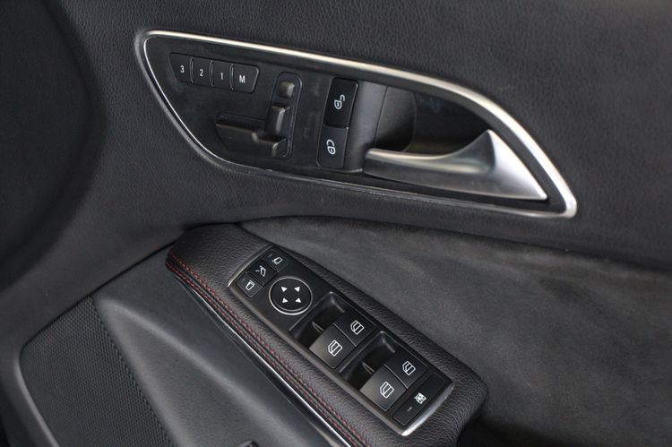 Mercedes-Benz CLA-Class 2014 CLA250 AMG Sedan เบนซิน ไม่ติดแก๊ส เกียร์อัตโนมัติ ดำ รูปที่ 4