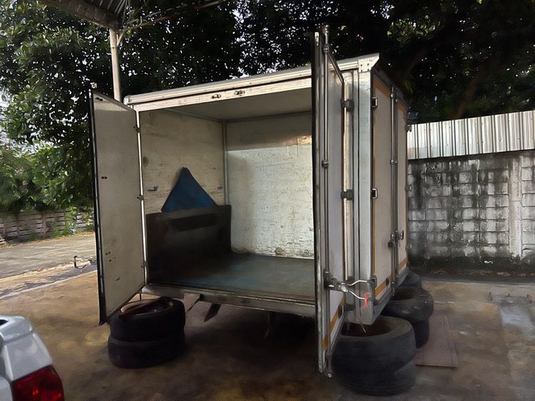 กระบะตู้ทึบ ภาย รูปที่ 7