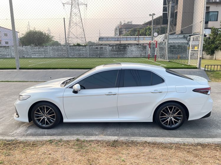 Toyota Camry 2022 2.5 G Sedan เบนซิน ไม่ติดแก๊ส เกียร์อัตโนมัติ ขาว รูปที่ 2