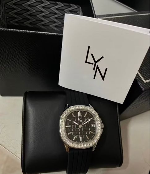 นาฬิกา LYN watch ใหม่มือ 1 อุปกรณ์ครบกล่อง
