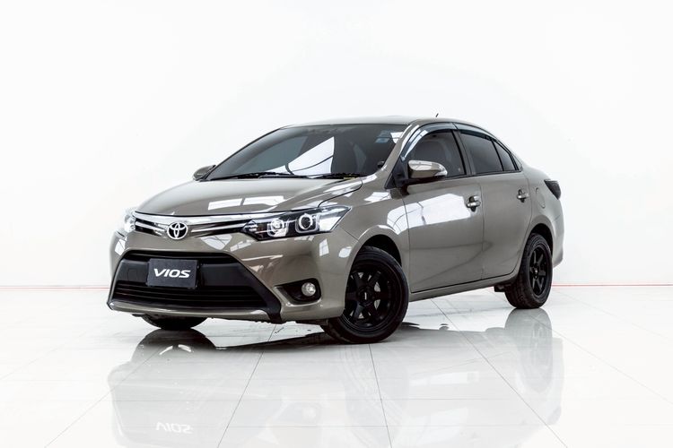 รถ Toyota Vios 1.5 G สี น้ำตาล