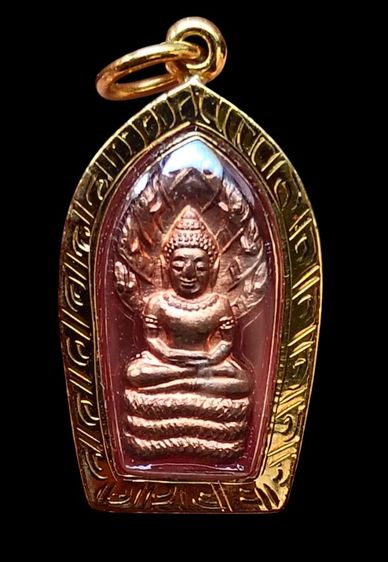 ปรกใบมะขาม หลวงพ่อคูณ รุ่นเสาร์ห้า ปี 37 เลี่ยมทอง90