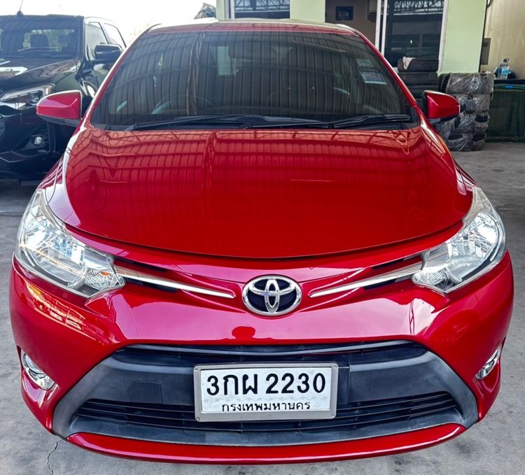 รถ Toyota Vios 1.5 E สี แดง