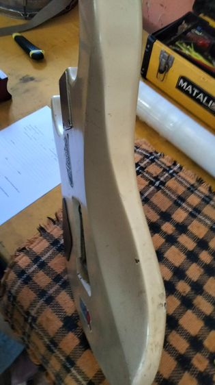 ปล่อยกีตาร์ไฟฟ้ายามาฮ่าตําหนิตามภาพ มีคลิิปเสียงทัดแชทมา นัดรับที่หนองคายได้ 0892779877  รูปที่ 6