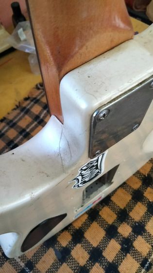 ปล่อยกีตาร์ไฟฟ้ายามาฮ่าตําหนิตามภาพ มีคลิิปเสียงทัดแชทมา นัดรับที่หนองคายได้ 0892779877  รูปที่ 4