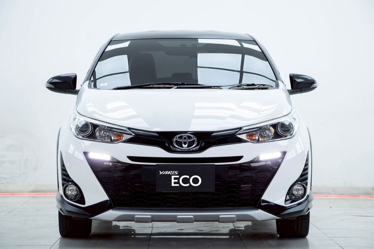 Toyota Yaris 2019 1.2 High Cross Utility-car เบนซิน ไม่ติดแก๊ส เกียร์อัตโนมัติ ขาว รูปที่ 4