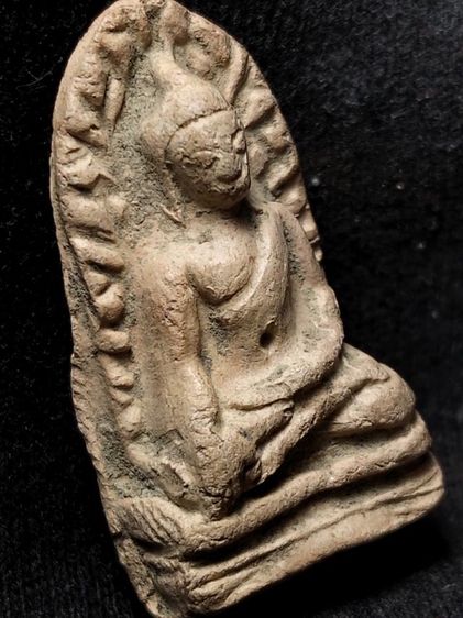 พระรอดลำพูนพ์เล็กเนื้อขาวชมพูครับ รูปที่ 13