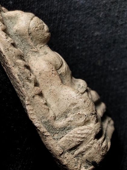 พระรอดลำพูนพ์เล็กเนื้อขาวชมพูครับ รูปที่ 12