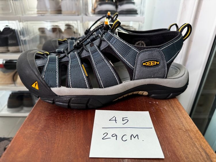 keen newport h2 สี Navyblue แท้แน่นอน