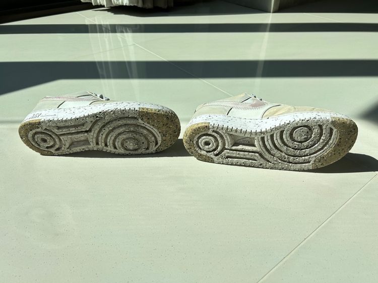 ไม่ระบุ ขาว อื่นๆ Nike รองเท้า , ไนกี้้ , รองเท้ากีฬา