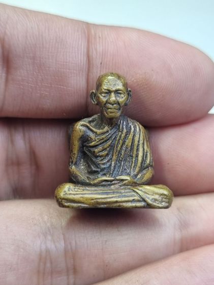 เปิดครับ พระบ้าน เก่าๆ มี 18 องค์ ราคา องค์ละ 400 บาท 3 องค์ 1,000 บาท ครับ ส่งฟรี รวมกันได้ ทุกรายการครับ สนใจ ทักมาได้เลยครับ รูปที่ 3