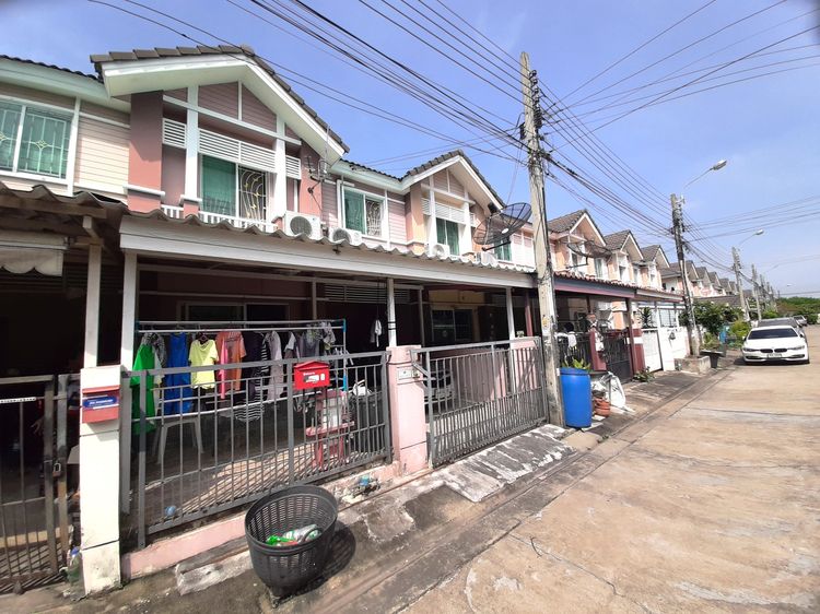 Pruksa ไม่มี ทาวนเฮ้าส์ 2 ชั้น  พฤกษาวิลล์ 29  ซอย 14 เพชรเกษม 69 แยก 6 เนื้อที่ 19.7 ตรว  3 นอน 2 น้ำ 2 จอด  ลดเหลือ 1.69 ล้าน 085 0732541 รูปที่ 2