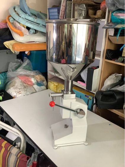 เครื่องปั๊มอัดครีมลงตลับ รูปที่ 4