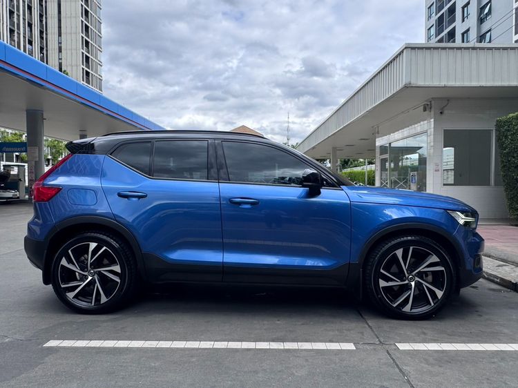 Volvo XC40 2021 2.0 T5 R-Design 4WD Utility-car เบนซิน ไม่ติดแก๊ส เกียร์อัตโนมัติ น้ำเงิน รูปที่ 4