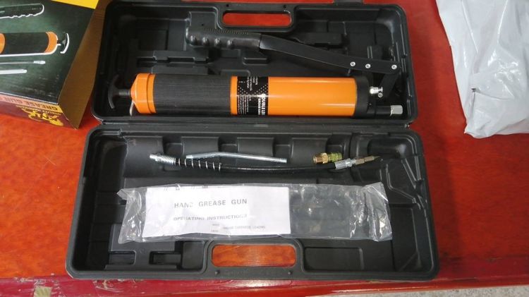 ชุหอัดจารบี ตามรูป4ร้อยส่งได้ ของใหม่ ทัก0813195660