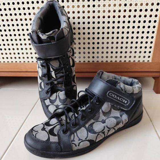 รองเท้าผ้าใบหุ้มข้อ COACH size 9 ยาวด้านใน26cm มือสองขายตามสภาพขอคนรับได้ รูปที่ 2