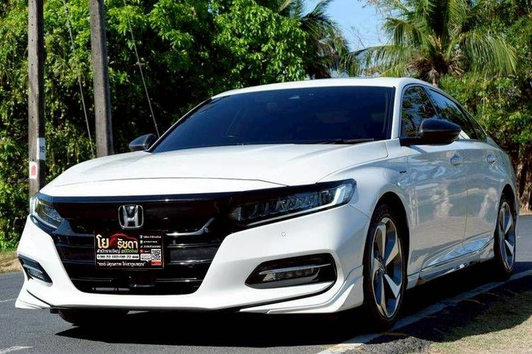 รถ Honda Accord 2.0 Hybrid Tech สี ขาว