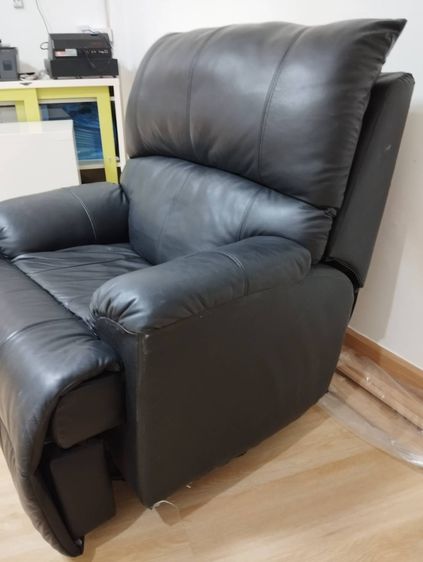 โซฟา Recliner หนังแท้ ปรับเอนนอน ที่พักเท้าในตัว เบาะหนานุ่ม ตัวใหญ่พิเศษ สีดํา รูปที่ 4