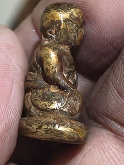 พระเครื่องเมืองสุโขทัยรูปหล่อโบราณหลวงพ่อเอมวัดคลองโป่งเนื้อทองผสม รูปที่ 5