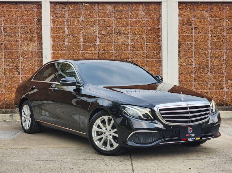 รถ Mercedes-Benz E-Class E220 สี ดำ