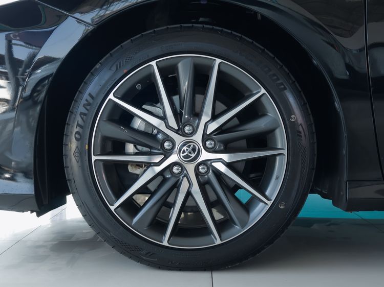Toyota Camry 2023 2.5 HEV Premium Sedan ไฮบริด ไม่ติดแก๊ส เกียร์อัตโนมัติ ดำ รูปที่ 4