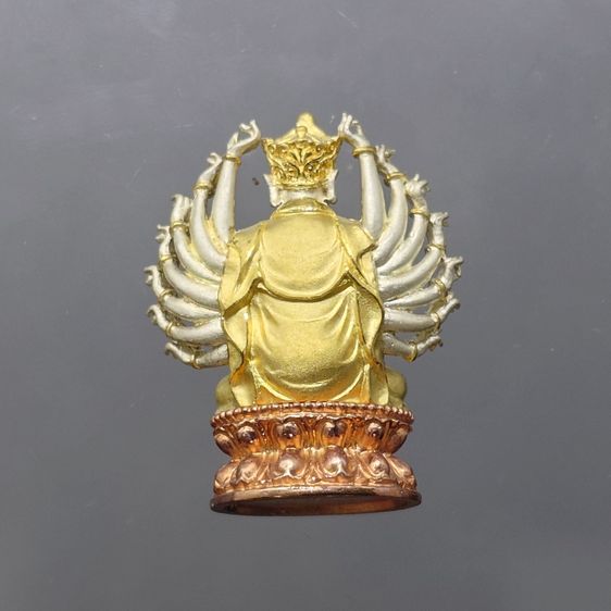 พระกริ่งอวโลกิเตศวร เจ้าแม่กวนอิมพันมือ เนื้อเงินบริสุทธิ์ ชุบสามกษัตริย์ วัดหัวลำโพง ปี2544 รูปที่ 4