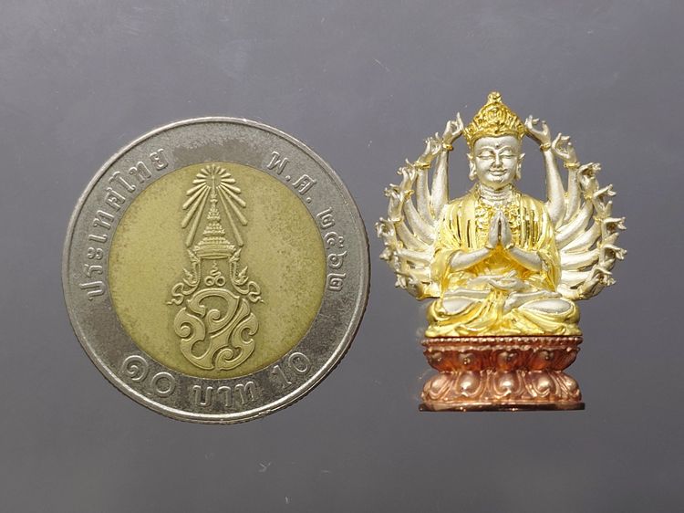 พระกริ่งอวโลกิเตศวร เจ้าแม่กวนอิมพันมือ เนื้อเงินบริสุทธิ์ ชุบสามกษัตริย์ วัดหัวลำโพง ปี2544 รูปที่ 8