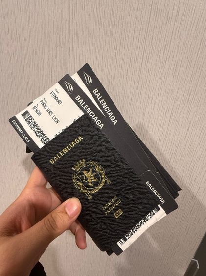 Balenciaga Wallet Pouch (Passport Design) รูปที่ 3