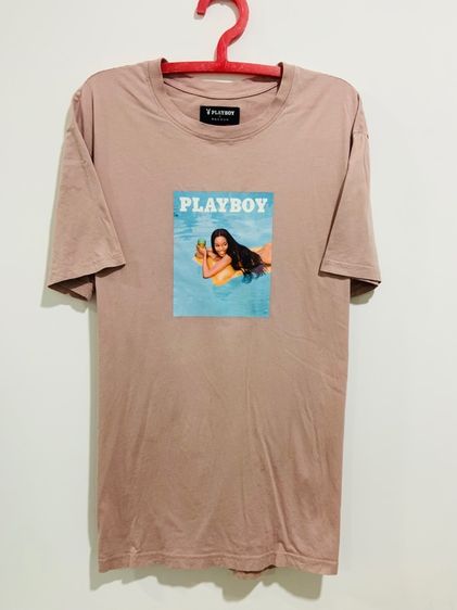 อื่นๆ แขนสั้น อื่นๆ เสื้อยืด PLAYBOY แท้ 💯 size L ขนาด อก 21.5 ยาว 28 นิ้ว สภาพดีมาก ลายสวย เนื้อผ้านิ่มมาก หายากน่าสะสมครับ