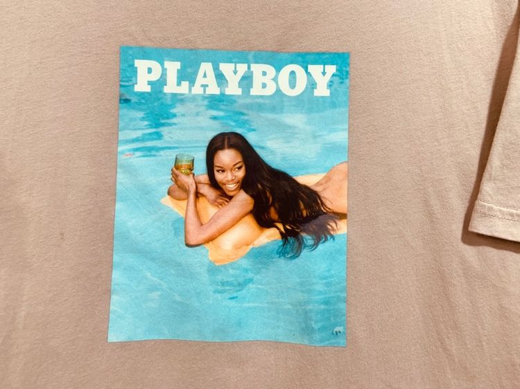 เสื้อยืด PLAYBOY แท้ 💯 size L ขนาด อก 21.5 ยาว 28 นิ้ว สภาพดีมาก ลายสวย เนื้อผ้านิ่มมาก หายากน่าสะสมครับ รูปที่ 2