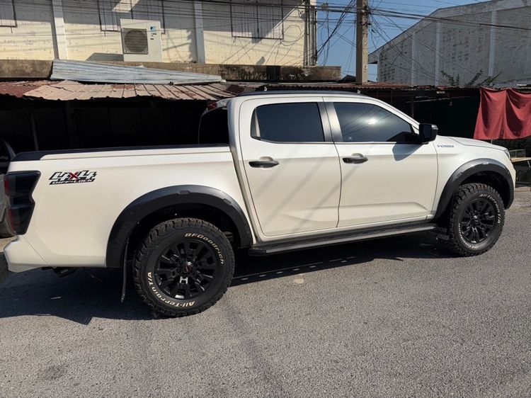 Isuzu D-MAX 2022 3.0 Vcross M 4WD Pickup ดีเซล ไม่ติดแก๊ส เกียร์อัตโนมัติ ขาว รูปที่ 4